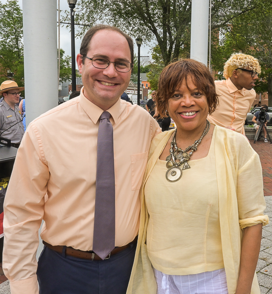 Salem Mayor Dominick Pangallo and Doreen Wade