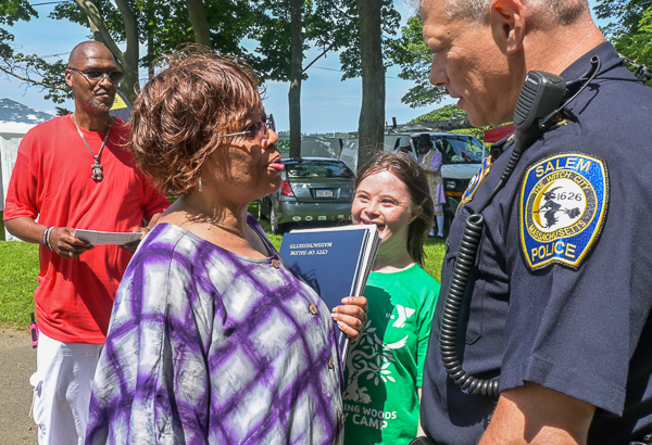 Doreen Wade talks with Chief of Police Lucas Miller